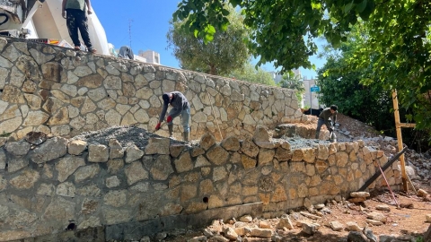 קיר תמך סביונים באמצע עבודה1.jfif